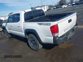 2016 Toyota Tacoma SR with VIN 5TFCZ5AN1GX017336, listed as a IAAI auction lot 41542111 with 127,162 mi miles. Bid and sale history available at carsss.com. Image 3.