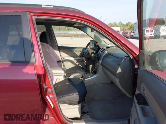 2006 Suzuki Grand Vitara Luxury z VIN JS3TD947564104838, wystawiony jako IAAI lot #42082783 z przebiegiem 122 912 mil mil oraz . Historia ofert i sprzedaży dostępna na DreamBid. Obrazek 5.
