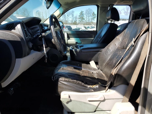 2007 Chevrolet Silverado 1500 LT w/1LT with VIN 2GCEK19J471627526, listed as a Copart auction lot 46265675 with 373,208 mi miles and Salvage Title. Bid and sale history available at carsss.com. Image 7.