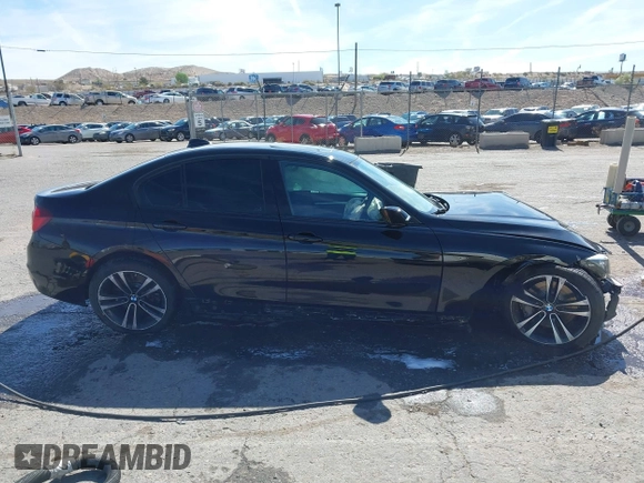 2018 BMW 3 Series 340i z VIN WBA8B3G54JNV00888, wystawiony jako IAAI lot #42062044 z przebiegiem 64 412 mil mil oraz . Historia ofert i sprzedaży dostępna na DreamBid. Obrazek 13.