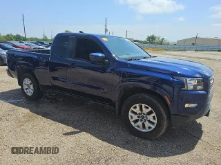 2022 Nissan Frontier SV z VIN 1N6ED1CM1NN653586, wystawiony jako Copart lot #55095415 z przebiegiem 55 175 mil mil oraz Czysty tytuł • Clean title. Historia ofert i sprzedaży dostępna na DreamBid. Obrazek 4.