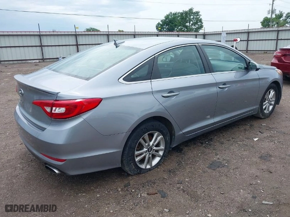 2017 Hyundai Sonata SE with VIN 5NPE24AFXHH564974, listed as a IAAI auction lot 39409674 with 1 mi miles. Bid and sale history available at carsss.com. Image 4.