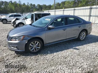 2017 Volkswagen Passat S z VIN 1VWAT7A37HC085178, wystawiony jako Copart lot #50233965 z przebiegiem 72 134 mil mil oraz Szkoda całkowita • Salvage title. Historia ofert i sprzedaży dostępna na DreamBid. Obrazek 1.