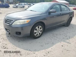 2010 Toyota Camry z VIN 4T4BF3EK0AR049214, wystawiony jako Copart lot #58155945 z przebiegiem 162 563 mil mil oraz Czysty tytuł • Clean title. Historia ofert i sprzedaży dostępna na DreamBid. Obrazek 1.