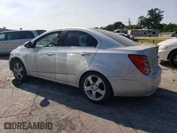 2014 Chevrolet Sonic LTZ z VIN 1G1JE5SB6E4215697, wystawiony jako Copart lot #70820024 z przebiegiem 166 414 mil mil oraz Szkoda całkowita • Salvage title. Historia ofert i sprzedaży dostępna na DreamBid. Obrazek 2.