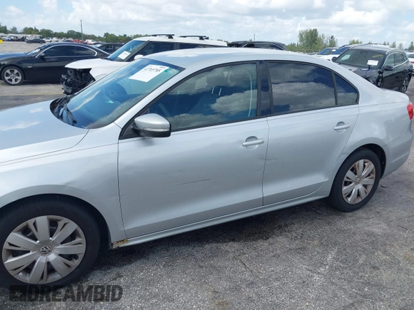 2012 Volkswagen Jetta SE z VIN 3VWDP7AJ1CM123480, wystawiony jako IAAI lot #42765785 z przebiegiem 175 548 mil mil oraz . Historia ofert i sprzedaży dostępna na DreamBid. Obrazek 6.