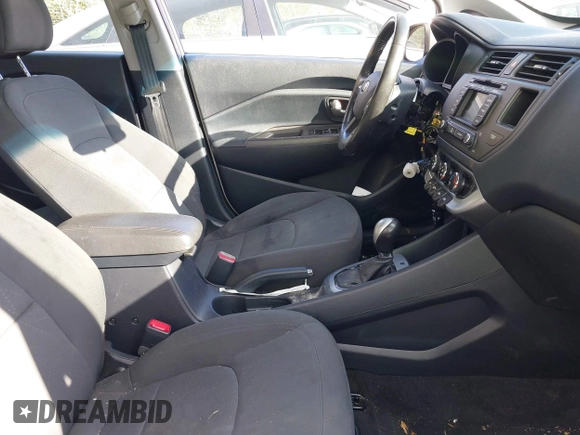2014 Kia Rio EX z VIN KNADN4A31E6385704, wystawiony jako IAAI lot #41245821 z przebiegiem 130 085 mil mil oraz . Historia ofert i sprzedaży dostępna na DreamBid. Obrazek 5.