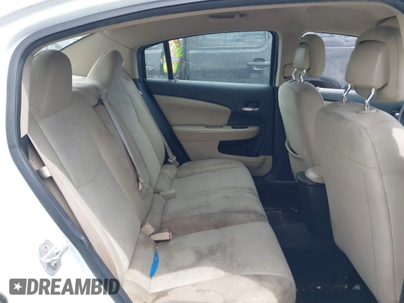 2013 Chrysler 200 LX z VIN 1C3CCBABXDN636194, wystawiony jako IAAI lot #42473918 z przebiegiem 162 609 mil mil oraz . Historia ofert i sprzedaży dostępna na DreamBid. Obrazek 8.
