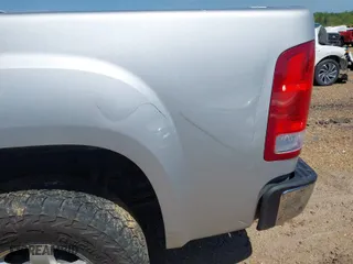 2011 GMC Sierra 1500 SLE with VIN 3GTP1VE09BG361260, listed as a IAAI auction lot 41419293 with 193,433 mi miles. Bid and sale history available at carsss.com. Image 20.