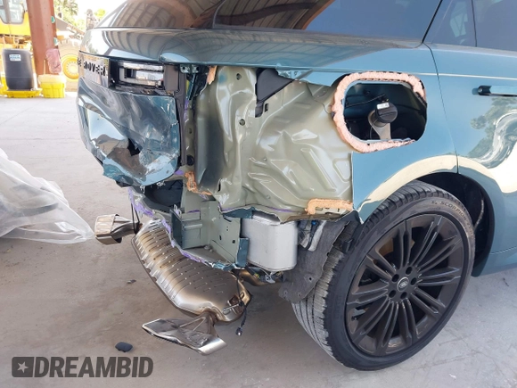 2024 Land Rover Range Rover Sport Dynamic SE z VIN SAL1L9FU7RA413561, wystawiony jako IAAI lot #42123500 z przebiegiem 8 319 mil mil oraz . Historia ofert i sprzedaży dostępna na DreamBid. Obrazek 18.