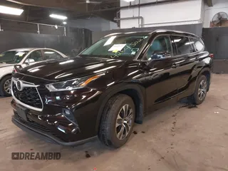 2021 Toyota Highlander XLE with VIN 5TDHZRBH1MS106203, listed as a IAAI auction lot 42645027 with 59,172 mi miles and . Bid and sale history available at DreamBid. Image 17.