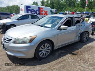 2011 Honda Accord LX z VIN 1HGCP2F38BA017634, wystawiony jako IAAI lot #42697170 z przebiegiem 239 242 mil mil oraz . Historia ofert i sprzedaży dostępna na DreamBid. Obrazek 2.