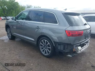 2017 Audi Q7 Prestige z VIN WA1VAAF76HD027540, wystawiony jako IAAI lot #42318658 z przebiegiem 82 619 mil mil oraz . Historia ofert i sprzedaży dostępna na DreamBid. Obrazek 3.