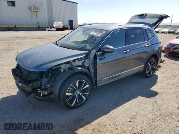 2024 Volkswagen Tiguan SEL R-Line с VIN 3VV4B7AX0RM116455, выставлен на аукционе Copart как лот 44221505 с пробегом 15 977 миль миль и Списание • Salvage title. История ставок и продаж доступна на DreamBid. Изображение 1.