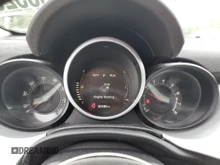 2016 FIAT 500X Easy z VIN ZFBCFXBT8GP436854, wystawiony jako Copart lot #56552055 z przebiegiem 82 495 mil mil oraz Nie do naprawy • Non repairable. Historia ofert i sprzedaży dostępna na DreamBid. Obrazek 9.