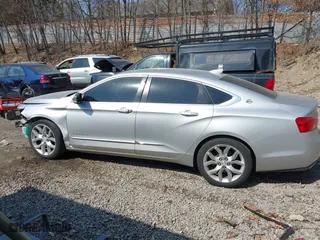 2015 Chevrolet Impala LTZ with VIN 2G1165S33F9105842, listed as a IAAI auction lot 41781501 with 171,821 mi miles. Bid and sale history available at carsss.com. Image 14.