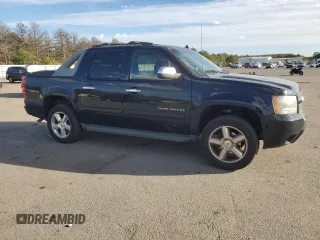 2011 Chevrolet Avalanche LS with VIN 3GNTKEE30BG243756, listed as a Copart auction lot 73990394 with 136,844 mi miles and Salvage Title. Bid and sale history available at carsss.com. Image 4.