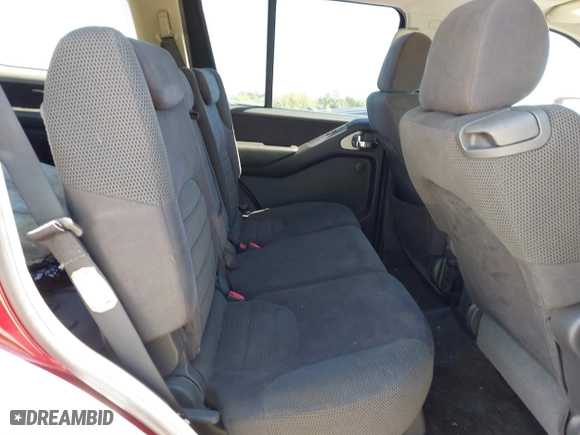2005 Nissan Pathfinder LE with VIN 5N1AR18W15C704878, listed as a IAAI auction lot 41735335 with 162,191 mi miles. Bid and sale history available at carsss.com. Image 8.