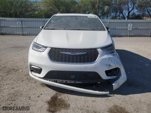 2023 Chrysler Pacifica Hybrid Pinnacle with VIN 2C4RC1N71PR630698, listed as a Copart auction lot 60953404 with NaN miles and Salvage Title. Bid and sale history available at carsss.com. Image 5.
