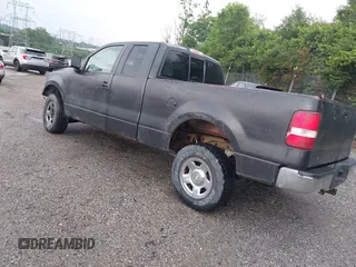 2005 Ford F-150 XLT z VIN 1FTPX145X5FA63049, wystawiony jako IAAI lot #42632000 z przebiegiem 106 348 mil mil oraz . Historia ofert i sprzedaży dostępna na DreamBid. Obrazek 3.