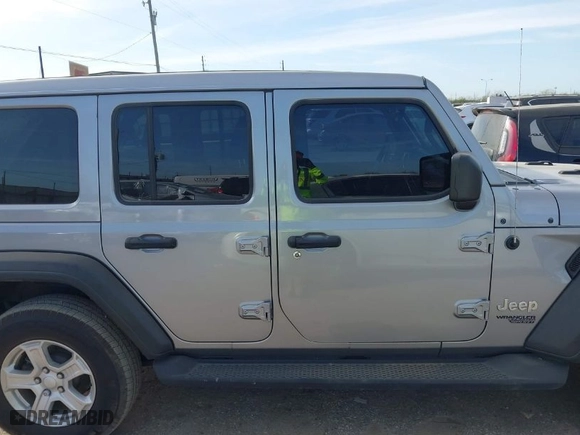 2021 Jeep Wrangler Unlimited Sport S with VIN 1C4HJXDN8MW532307, listed as a IAAI auction lot 41817890 with NaN miles. Bid and sale history available at carsss.com. Image 13.
