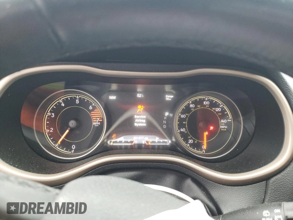 2017 Jeep Cherokee Limited with VIN 1C4PJMDB1HW562142, listed as a Copart auction lot 55366515 with 201,577 mi miles and Salvage title. Bid and sale history available at DreamBid. Image 9.