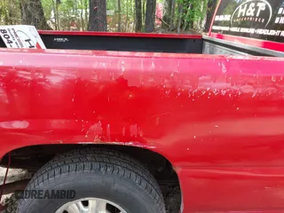 2003 GMC Sierra 1500 SLT z VIN 1GTEK19T33E199331, wystawiony jako IAAI lot #42062356 z przebiegiem 280 794 mil mil oraz . Historia ofert i sprzedaży dostępna na DreamBid. Obrazek 6.