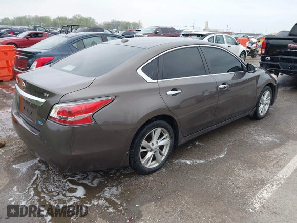 2014 Nissan Altima 2.5 S with VIN 1N4AL3AP9EC188442, listed as a IAAI auction lot 42001673 with 117,255 mi miles. Bid and sale history available at carsss.com. Image 4.