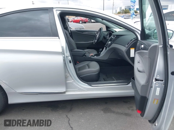 2014 Hyundai Sonata Limited with VIN KMHEC4A44EA106969, listed as a IAAI auction lot 42061351 with 25,795 mi miles and . Bid and sale history available at carsss.com. Image 5.