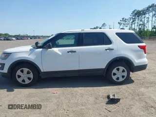 2017 Ford Police Interceptor Utility z VIN 1FM5K8ARXHGB93123, wystawiony jako IAAI lot #42276763 z przebiegiem 69 136 mil mil oraz . Historia ofert i sprzedaży dostępna na DreamBid. Obrazek 14.