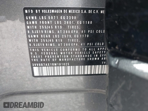 2024 Volkswagen Tiguan SE R-Line Black with VIN 3VV8B7AX1RM181025, listed as a IAAI auction lot 42131070 with 5,497 mi miles and . Bid and sale history available at DreamBid. Image 9.