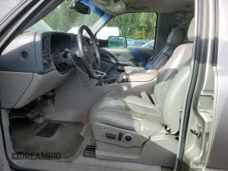 2003 Chevrolet Suburban LT with VIN 3GNGK26U73G173374, listed as a Copart auction lot 76328004 with 170,666 mi miles and Salvage Title. Bid and sale history available at carsss.com. Image 7.