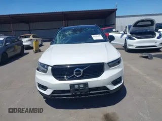 2022 Volvo XC40 R-Design with VIN YV4162UM1N2739706, listed as a IAAI auction lot 42193001 with 15,579 mi miles and . Bid and sale history available at DreamBid. Image 13.