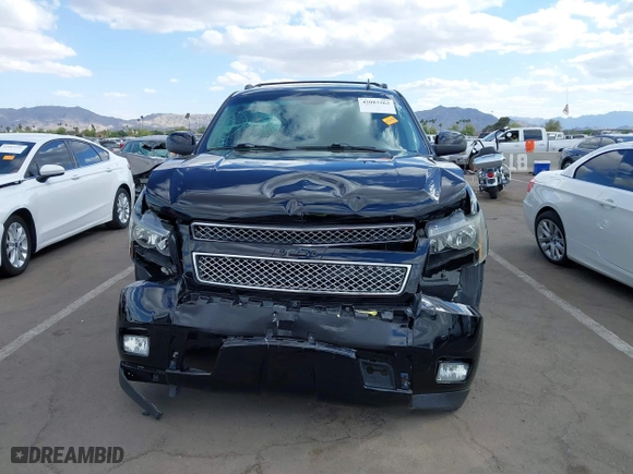 2011 Chevrolet Avalanche LT with VIN 3GNMCFE03BG351852, listed as a IAAI auction lot 42083263 with 92,292 mi miles. Bid and sale history available at carsss.com. Image 12.