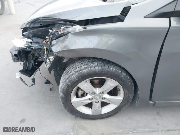 2013 Hyundai Elantra Limited with VIN 5NPDH4AE5DH437920, listed as a IAAI auction lot 41749477 with 87,747 mi miles. Bid and sale history available at carsss.com. Image 6.