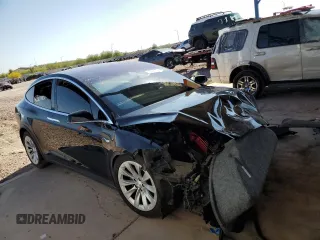 2016 Tesla Model X 70D with VIN 5YJXCBE22GF025585, listed as a Copart auction lot 52363755 with 141,607 mi miles and Salvage Title. Bid and sale history available at DreamBid. Image 4.