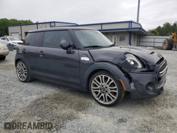 2015 MINI Hardtop S z VIN WMWXP7C53F2A34814, wystawiony jako Copart lot #52589615 z przebiegiem 84 837 mil mil oraz Szkoda całkowita • Salvage title. Historia ofert i sprzedaży dostępna na DreamBid. Obrazek 4.