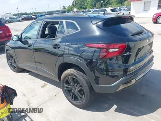 2025 Chevrolet Trax ACTIV with VIN KL77LKEP2SC118878, listed as a IAAI auction lot 41914328 with 1,003 mi miles. Bid and sale history available at carsss.com. Image 3.