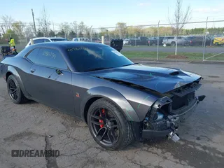 2022 Dodge Challenger R/T Scat Pack z VIN 2C3CDZFJ6NH192070, wystawiony jako IAAI lot #41984234 z przebiegiem 32 081 mil mil oraz . Historia ofert i sprzedaży dostępna na DreamBid. Obrazek 1.