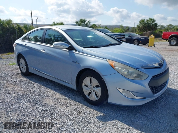 2013 Hyundai Sonata with VIN KMHEC4A40DA088095, listed as a IAAI auction lot 42195960 with 195,031 mi miles and . Bid and sale history available at carsss.com. Image 1.