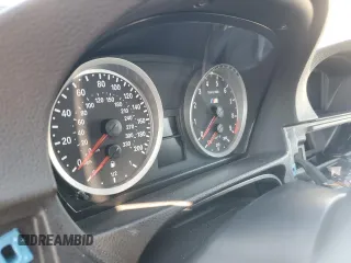 2012 BMW M3 z VIN WBSKG9C5XCE798197, wystawiony jako Copart lot #67197024 z przebiegiem Nie podano mil oraz Szkody całkowita. Historia ofert i sprzedaży dostępna na DreamBid. Obrazek 9.