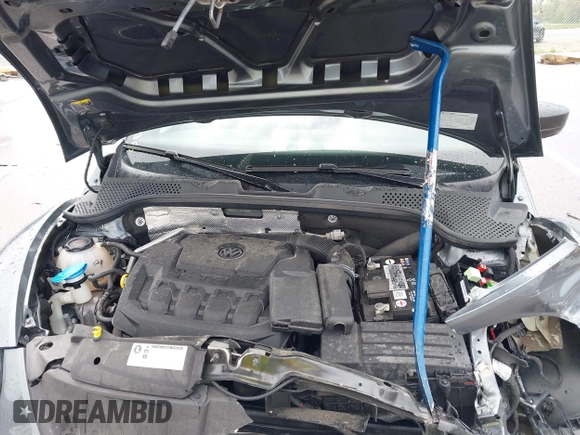 2018 Volkswagen Beetle S z VIN 3VWFD7AT1JM726428, wystawiony jako IAAI lot #42154938 z przebiegiem 41 279 mil mil oraz . Historia ofert i sprzedaży dostępna na DreamBid. Obrazek 10.