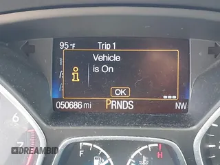 2018 Ford Escape S z VIN 1FMCU0F7XJUB36437, wystawiony jako IAAI lot #42248034 z przebiegiem 50 686 mil mil oraz . Historia ofert i sprzedaży dostępna na DreamBid. Obrazek 15.