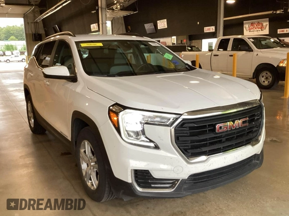 2022 GMC Terrain SLE with VIN 3GKALMEV9NL212210, listed as a IAAI auction lot 42200417 with 71,097 mi miles. Bid and sale history available at carsss.com. Image 1.