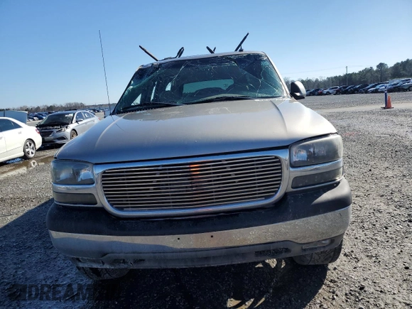 2002 GMC Yukon XL SLT with VIN 3GKFK16Z32G358714, listed as a Copart auction lot 42900305 with 0 mi miles and Salvage Title. Bid and sale history available at carsss.com. Image 5.