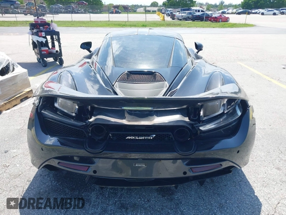 2018 McLaren 720S z VIN SBM14DCA9JW001142, wystawiony jako IAAI lot #42370707 z przebiegiem 15 654 mil mil oraz . Historia ofert i sprzedaży dostępna na DreamBid. Obrazek 16.