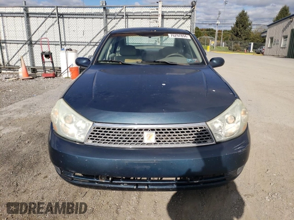 2004 Saturn L L300 1 z VIN 1G8JC54F64Y517280, wystawiony jako Copart lot #76351844 z przebiegiem 92 661 mil mil oraz Szkody całkowita. Historia ofert i sprzedaży dostępna na DreamBid. Obrazek 5.