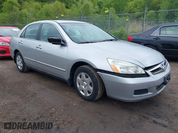 2007 Honda Accord LX z VIN 3HGCM56457G709183, wystawiony jako IAAI lot #42366373 z przebiegiem 150 267 mil mil oraz . Historia ofert i sprzedaży dostępna na DreamBid. Obrazek 1.