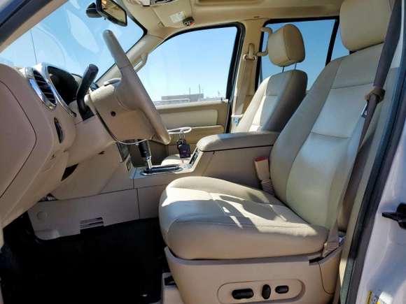 2008 Ford Explorer Sport Trac Limited with VIN 1FMEU33E38UA48398, listed as a Copart auction lot 50079385 with 160,204 mi miles and Clean title. Bid and sale history available at DreamBid. Image 7.