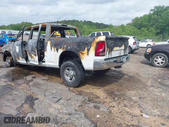 2011 Ram 2500 SLT z VIN 3D7TT2CT7BG552587, wystawiony jako IAAI lot #42123214 z przebiegiem Nie podano mil oraz . Historia ofert i sprzedaży dostępna na DreamBid. Obrazek 3.
